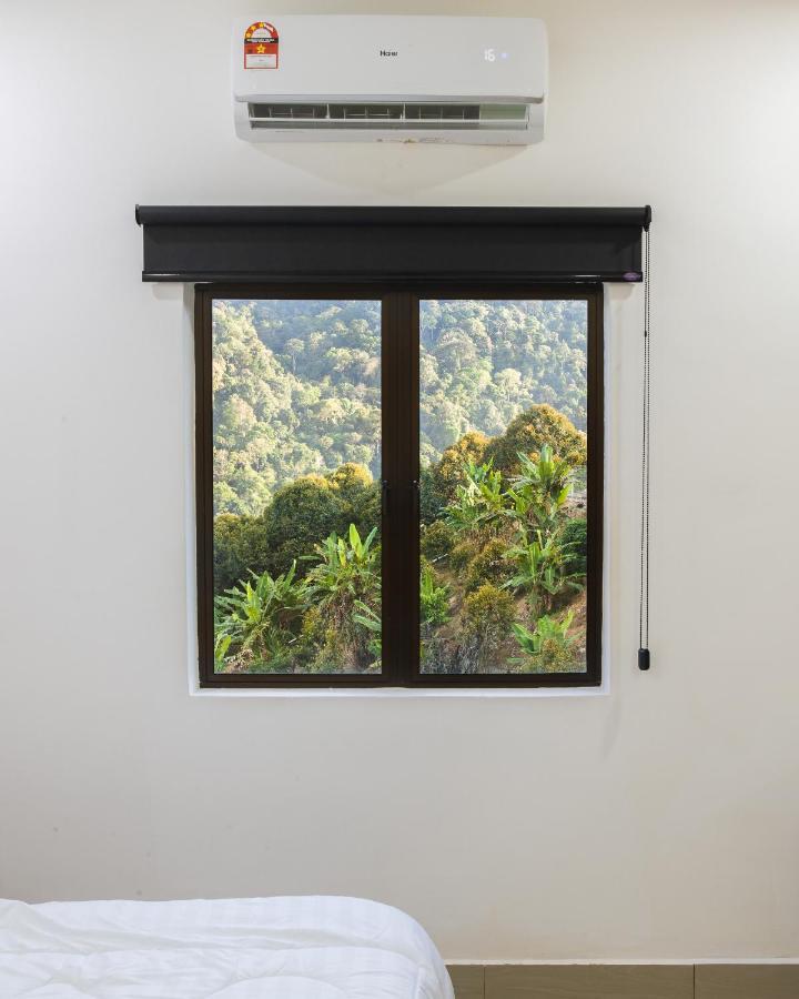 Ellin Forest Karaoke & Pool Resort Bukit Tinggi Bentong Exterior photo